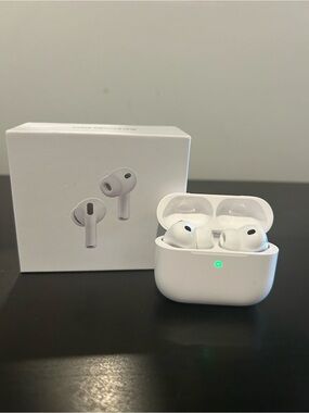 Apple AirPods Pro Wireless Earbuds with Charging Case - White AirPods 3rd gen